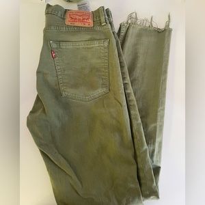 Olive green Levis 🫒 W32 L34
